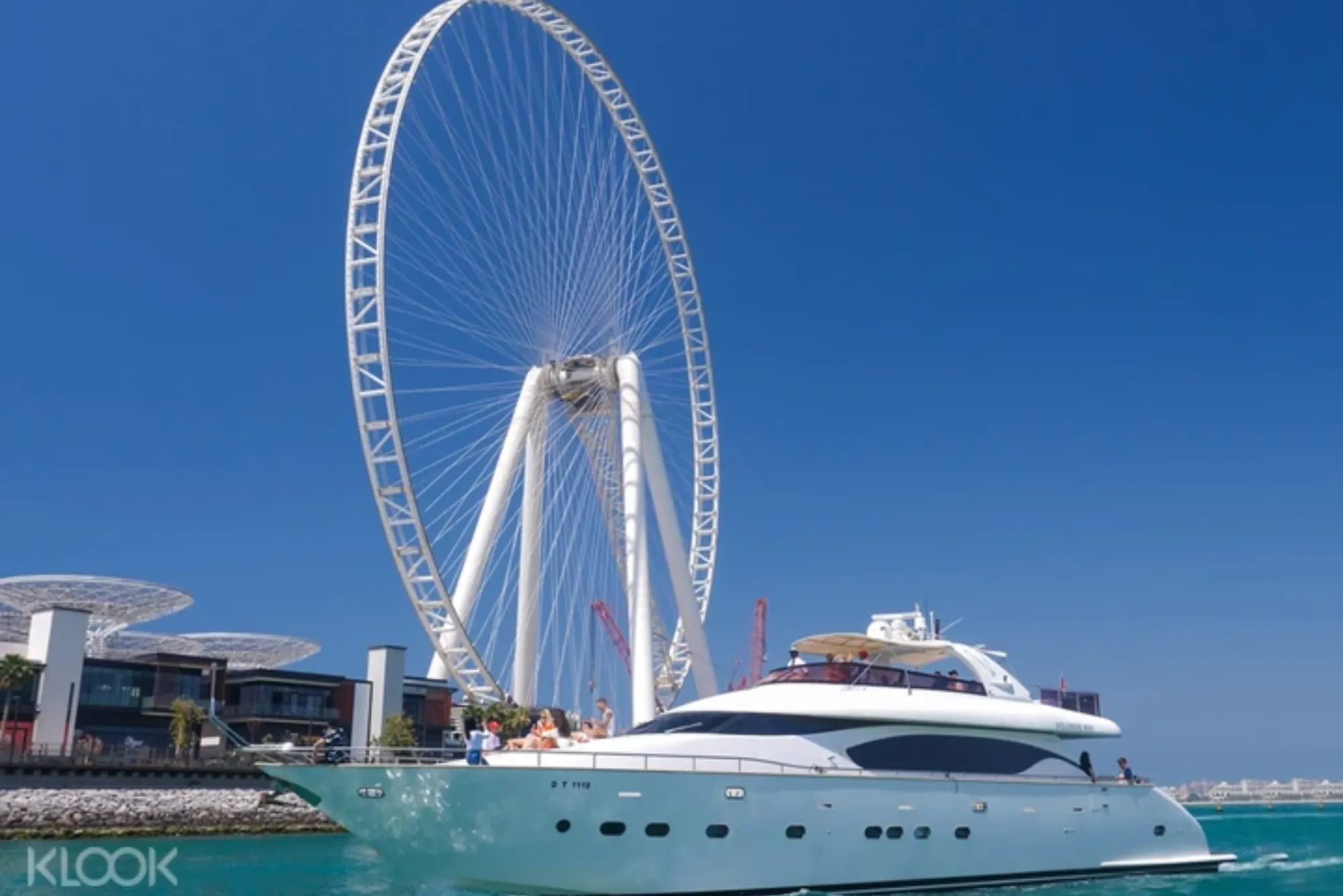 How to Choose the Right Boat Tour Dubai Experience